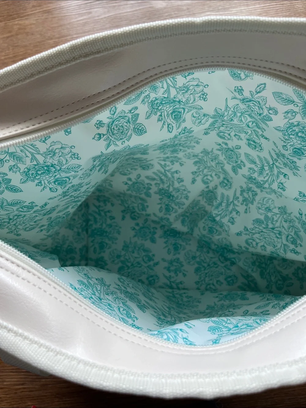 Ollie & Olivia Large Insulated Green Stripe Canvas Tote Cooker/Organizer- New!